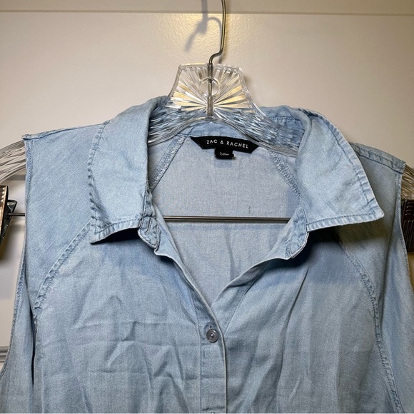 Zac & Rachel Light Wash Chambray Cold Shoulder Button Up Blouse S - Picture 3 of 10